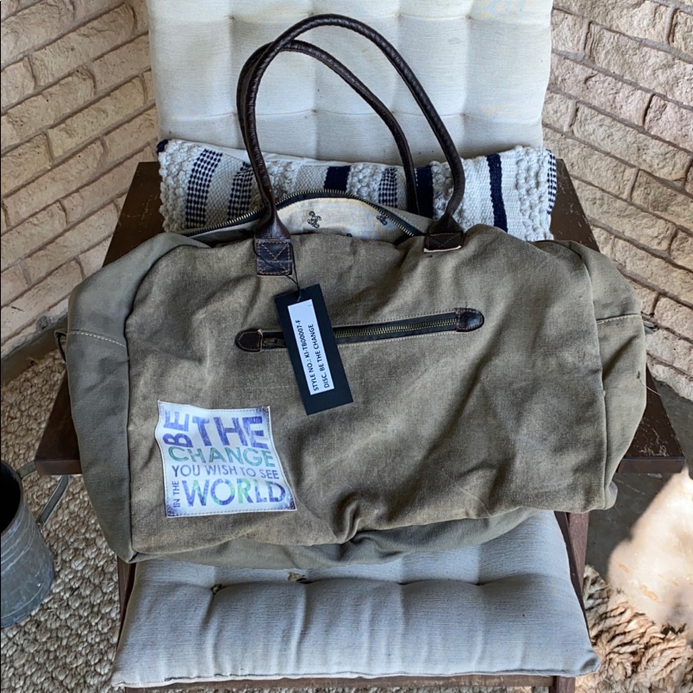 NWT Vintage Addiction Duffel